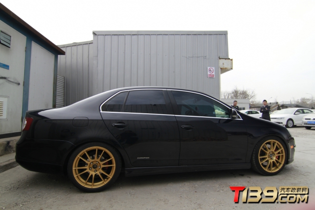 速腾冠军音响改装,大众速腾黑武士改装