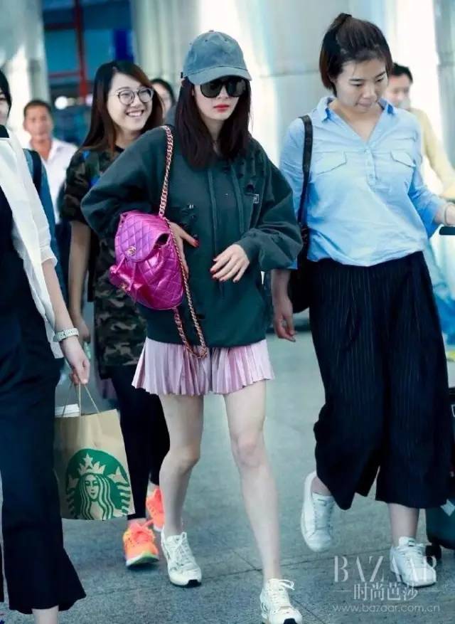 衣服都破了真的很烦恼,衣服都破了还继续穿怎么办