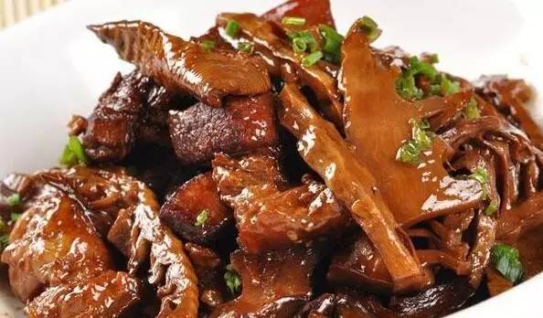 舌尖上的美食笋烧肉,正宗油焖笋烧肉