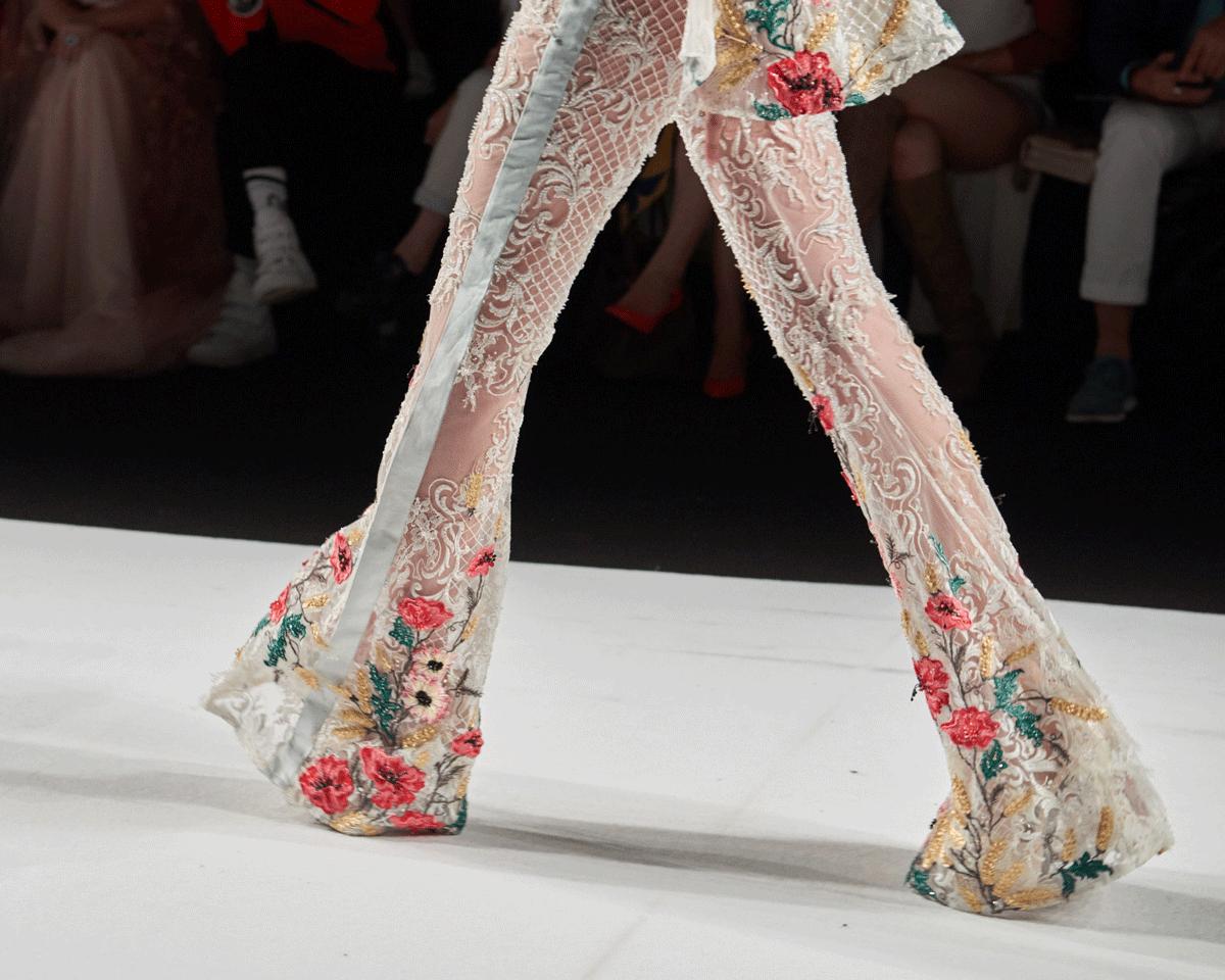 甯︿綘鐪嬩笂娴锋椂瑁呭懆,甯︿綘鐪嬫椂瑁呭懆