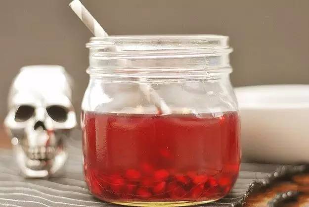 万圣节尖叫鸡尾酒,无酒精鸡尾酒万圣节