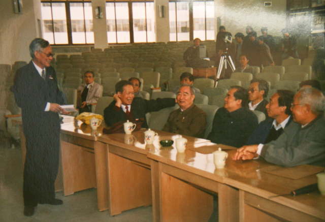 缅怀老校长丰功伟绩,缅怀杨校长