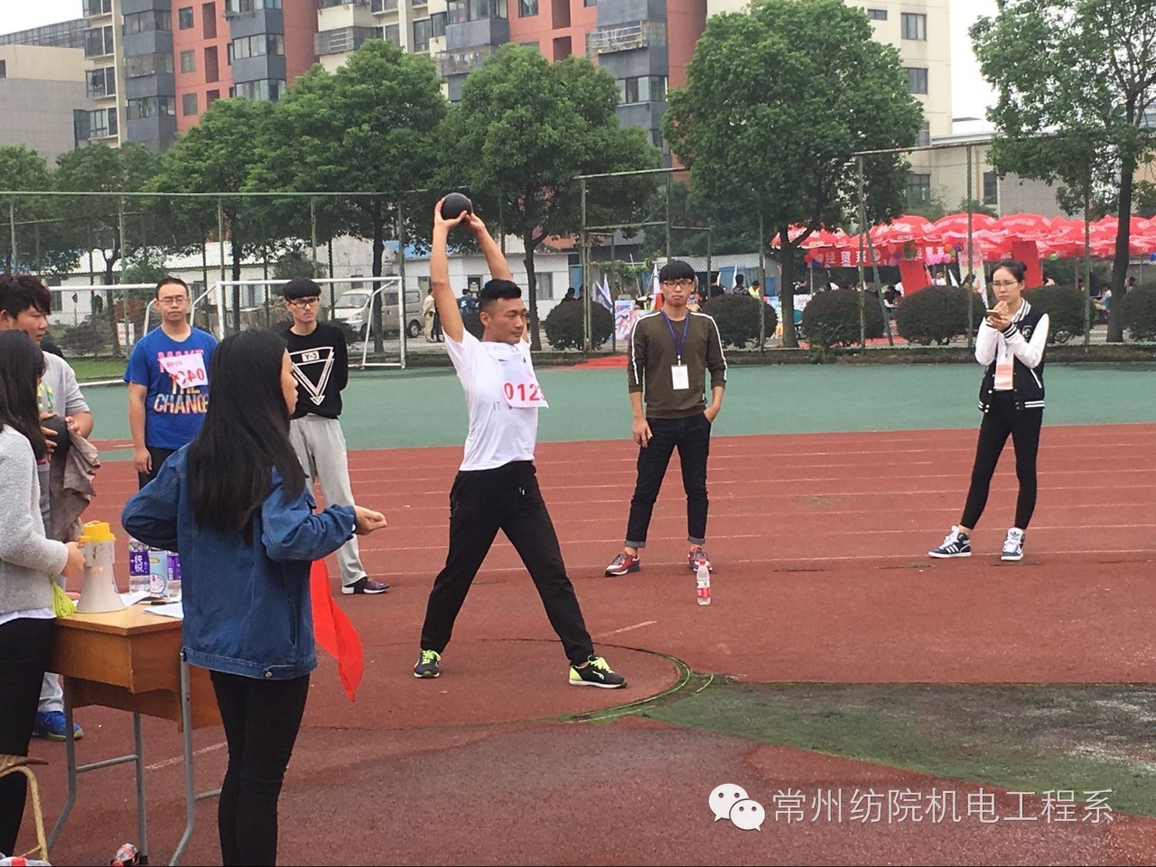 为运动健儿们助力喝彩,致运动健儿们青春的号角已经吹响