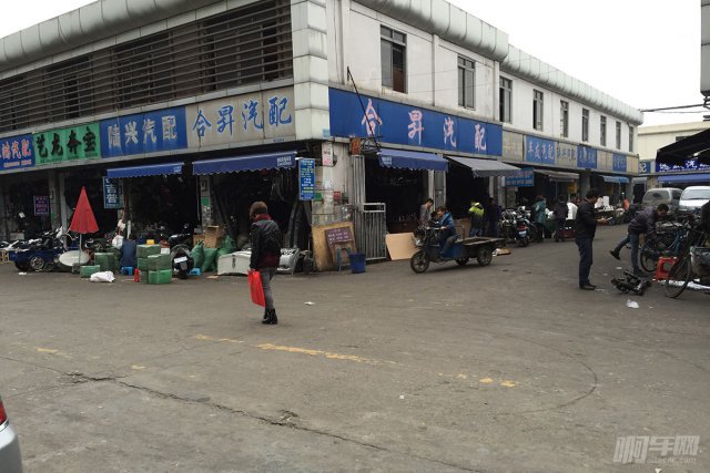 杀虫剂对翻新大灯有用吗,杀虫剂能清理发黄车灯吗