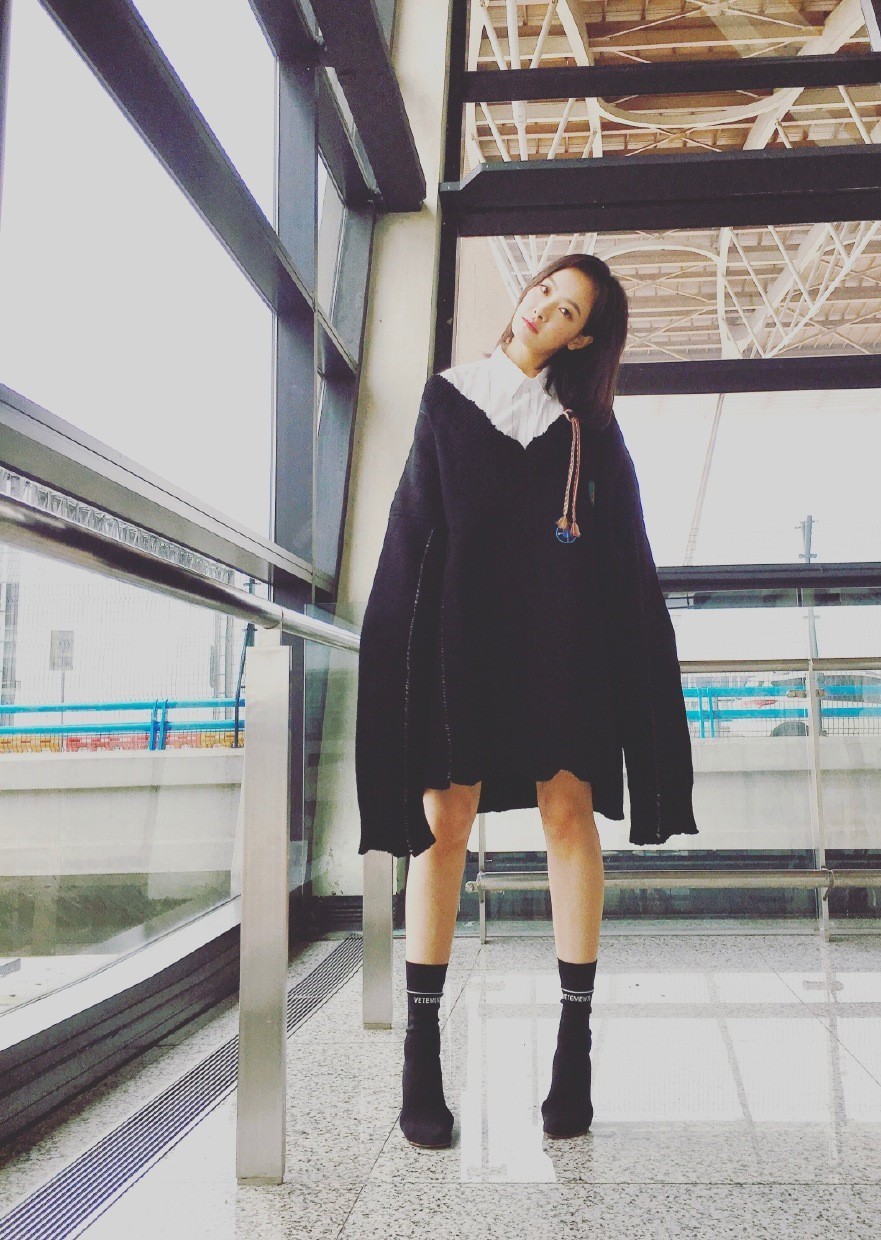 宋佳和杨幂穿衣搭配,杨幂宋佳靠一个发型变少女