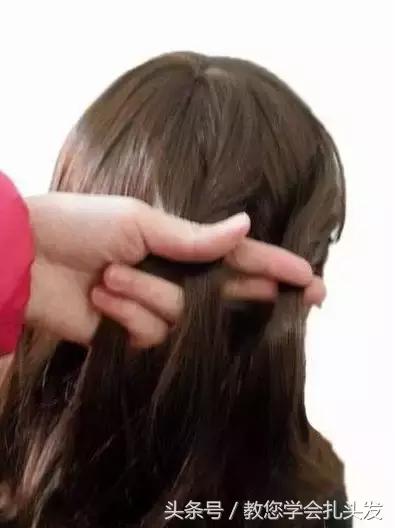 大蝴蝶结头饰发型小清新,蝴蝶结头饰搭配什么发型好看短发