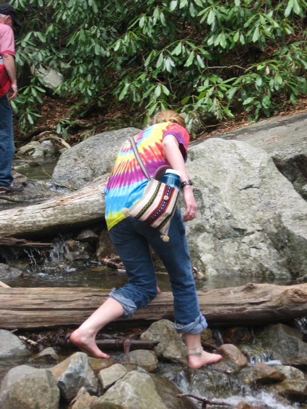 怎样快速缓解登山后肌肉酸痛,登山完肌肉酸痛怎么办