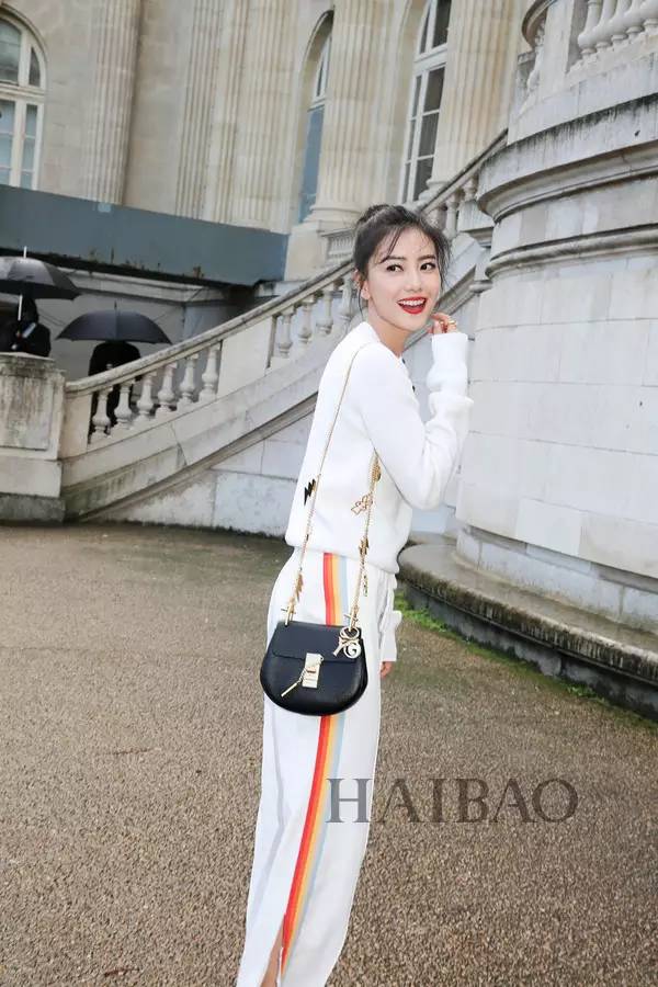 这件单品已经红爆了整个时装界，还不知道你就真的out了