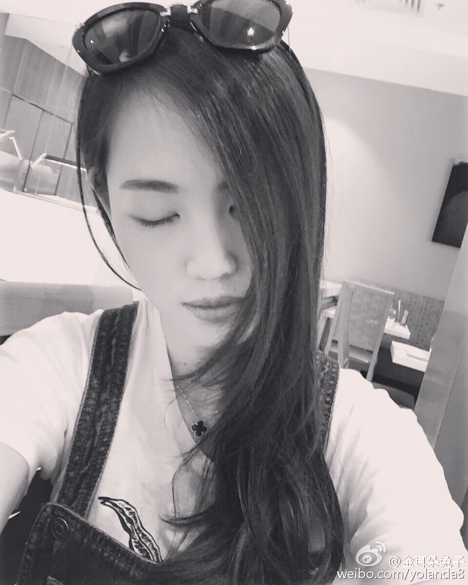 这款项链因为王全安新晋女友又火遍朋友圈，但姑娘们忍住别剁手