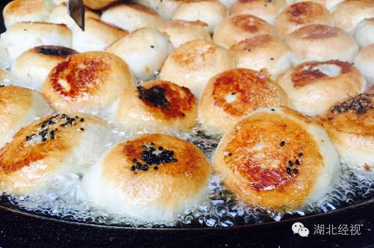 来武汉不可错过的一条街,武汉晚上逛的步行街夜市