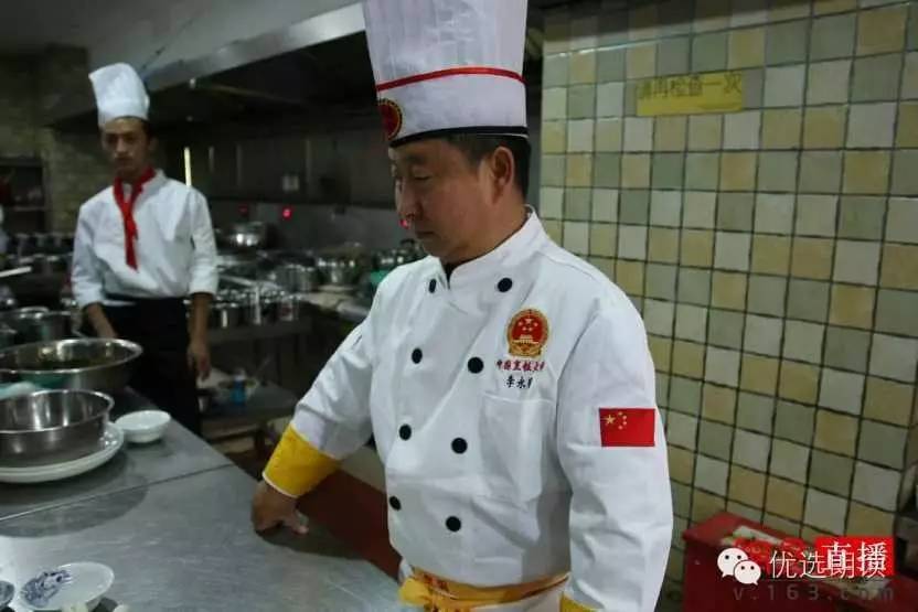 舌尖上的云南第二期：毛主席都夸赞的汽锅鸡是这样做出来的