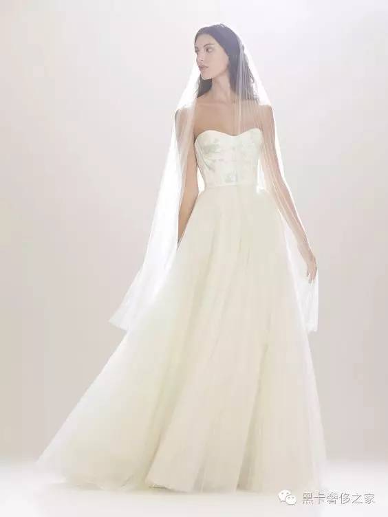 婚纱这么好看，你什么时候有空嫁给我？