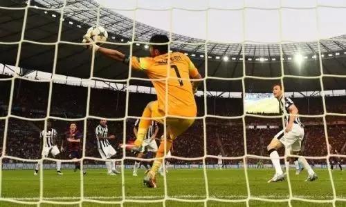 秋已凉，来冬荒，他的传奇还在继续低唱浅酌着...