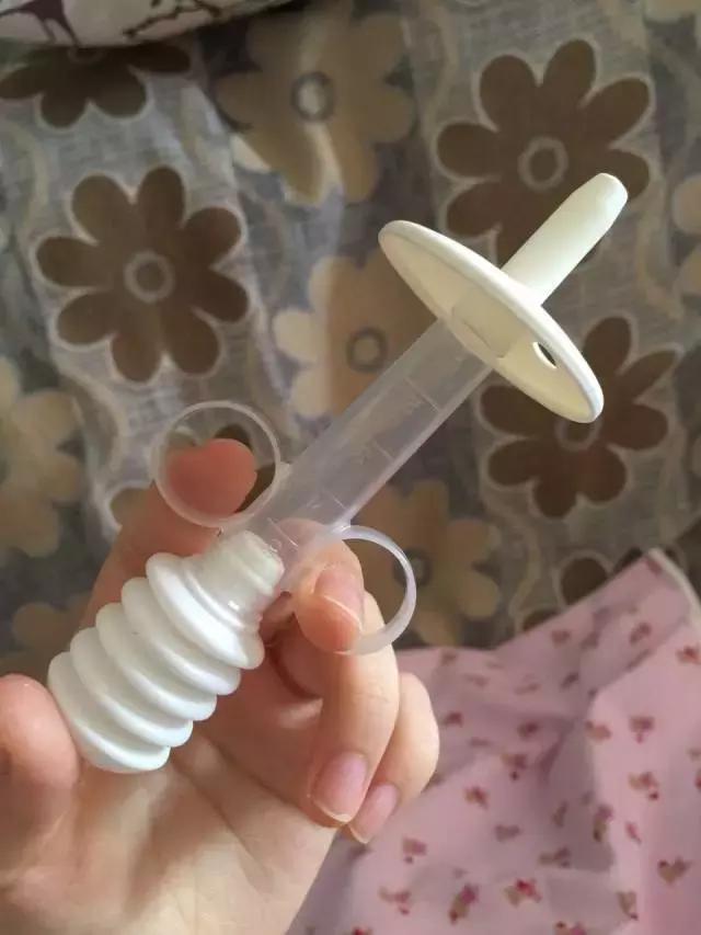 宝宝大便稀有奶瓣怎么回事,宝宝先腹泻然后拉屎奶瓣多