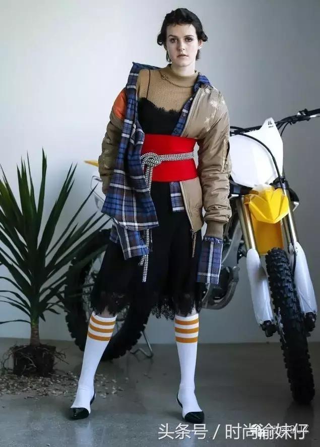 高圆圆杨幂冬季街拍look,杨幂同款回力鞋近期