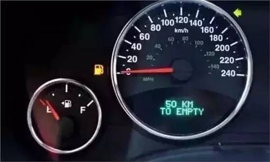 汽车加油有讲究告诉你几个小技巧,汽车加油时加满好不好