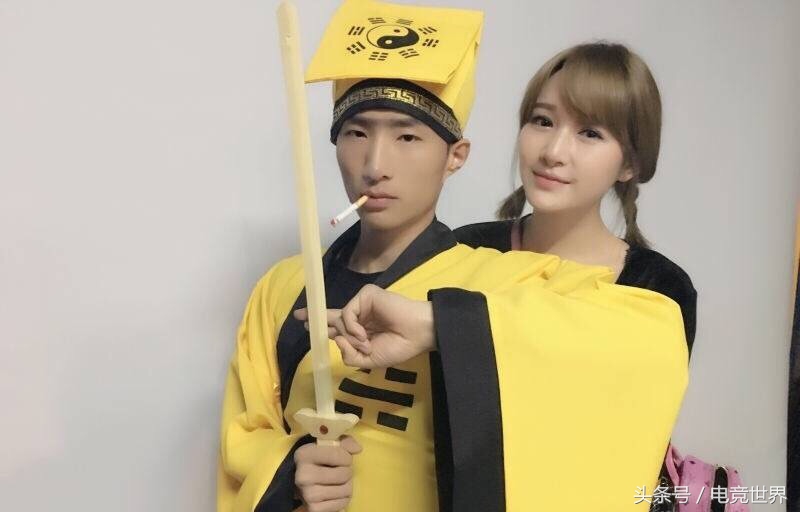 斗鱼主播阿科打土狗,斗鱼阿科哥直播回放