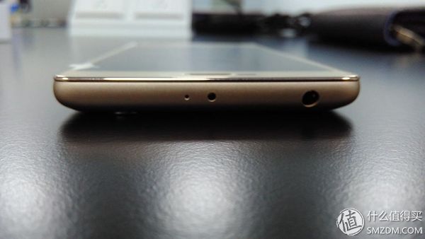 红米3开箱视频体验,699元小米手机推荐