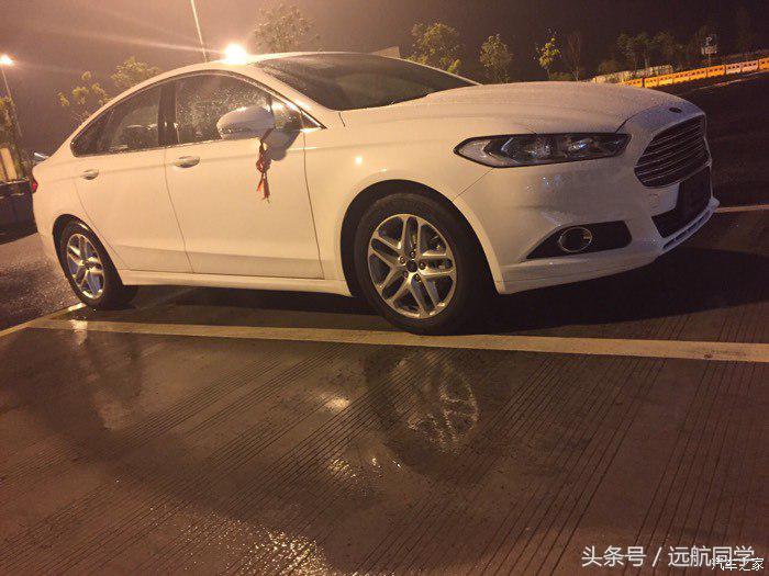 90后大学毕业生艰苦创业,喜提蒙迪欧1.5T时尚型