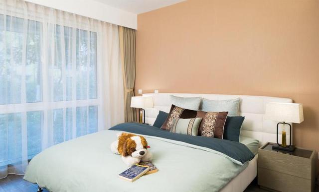 床头背景墙贴纸有什么讲究,床头背景墙怎么刷漆