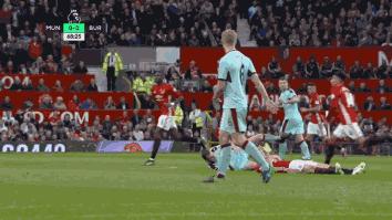 曼联诡异传球,曼联近7场被射门182次