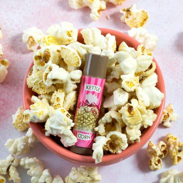 唇膏不掉色不沾杯推荐,唇膏不变色好物推荐