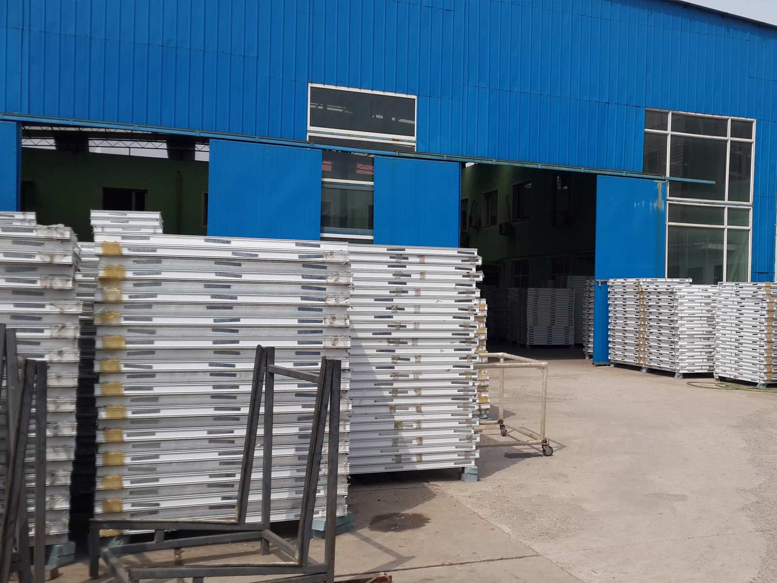 塑钢门窗十大品牌排名选哪一个呢,塑钢门窗型材十大名牌排名及价格