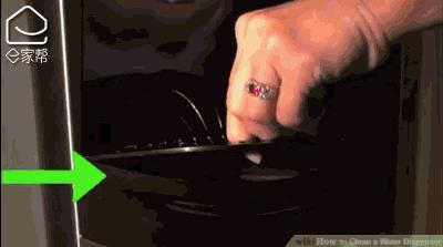 饮水机上水管内壁长毛了怎么清洗,饮水机第一次使用的清洗视频教程