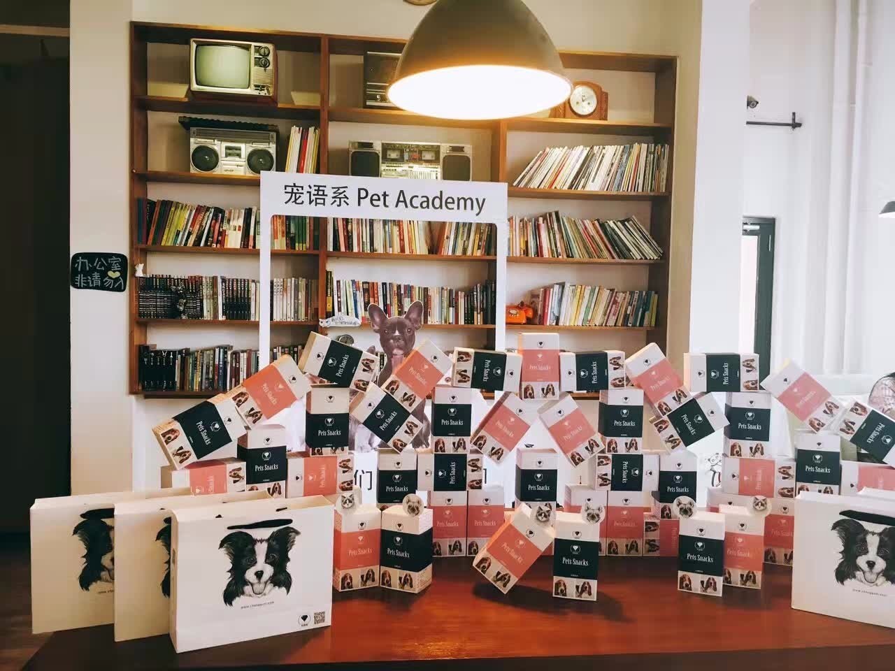 她懂宠物的一言一行，并且做了一个宠物界的“大众点评”