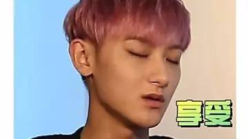 最近很火的那个微笑表情包,微笑比心表情包代表什么