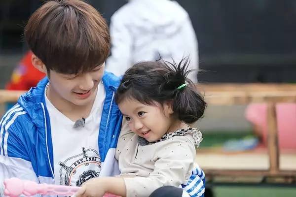 爸爸去哪儿第四季阿拉蕾和董力,爸爸去哪儿第四季免费观看完整