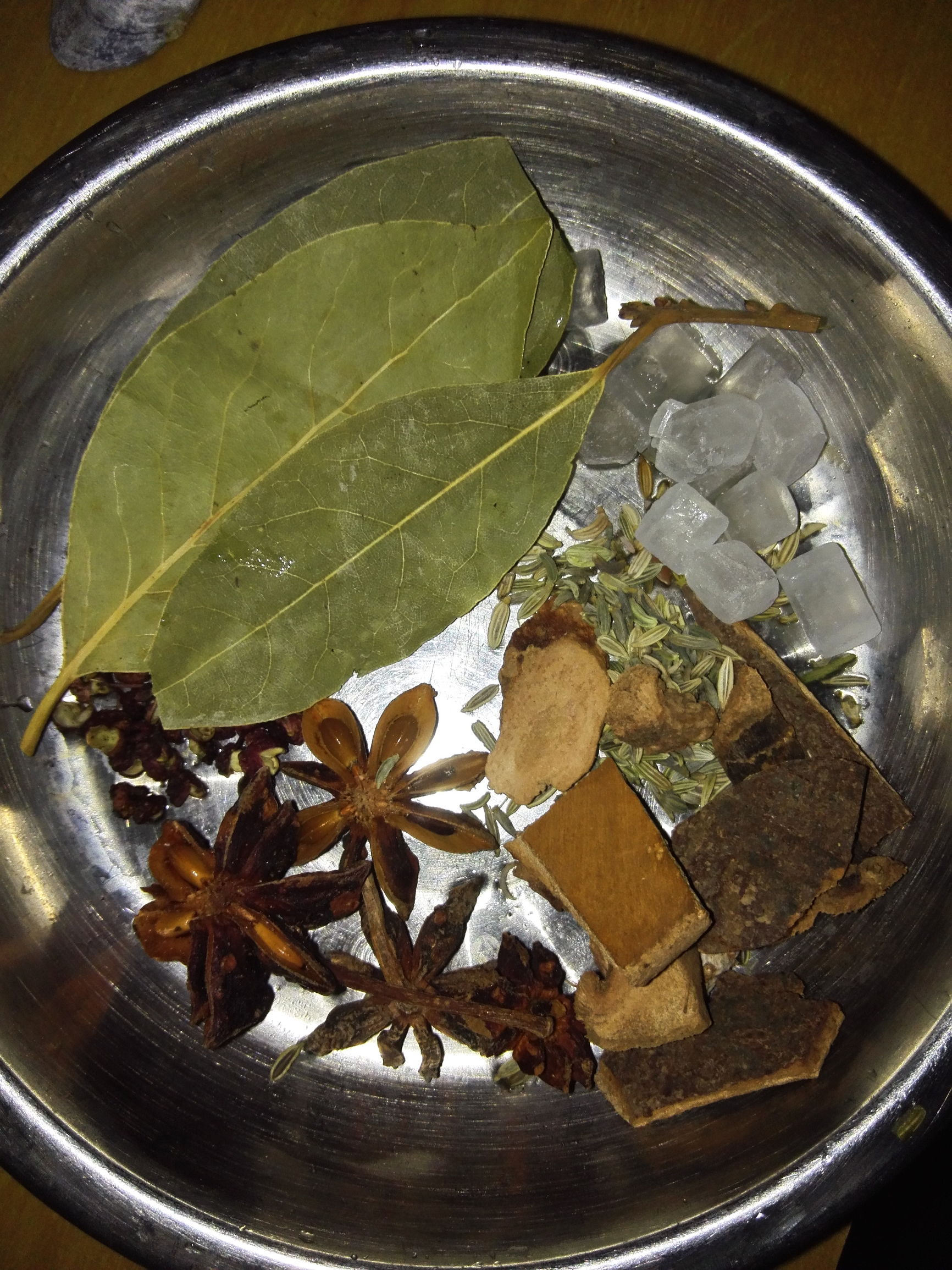 腊汁肉夹馍糖色怎么炒,腊汁肉夹馍的饼怎么做