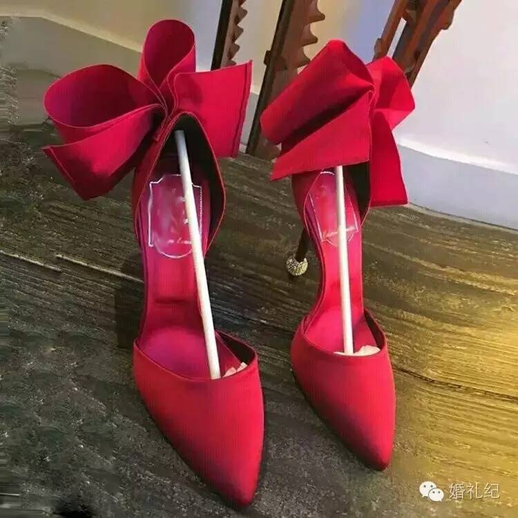 jimmychoo缎面婚鞋,jimmychoo婚鞋好穿吗