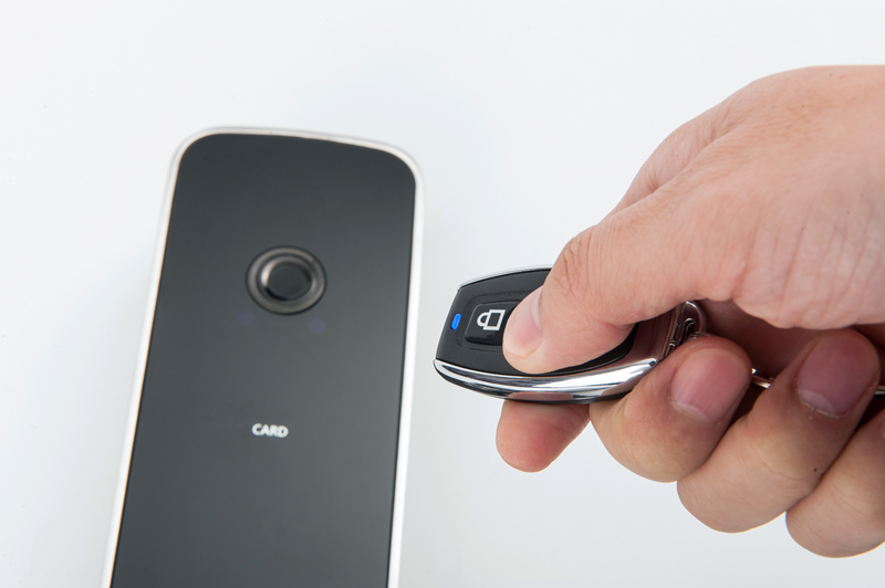 普通指纹锁怎么接入智能家居系统,智能家居加指纹锁能得到什么效果