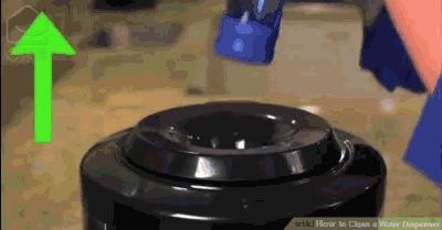 饮水机上水管内壁长毛了怎么清洗,饮水机第一次使用的清洗视频教程