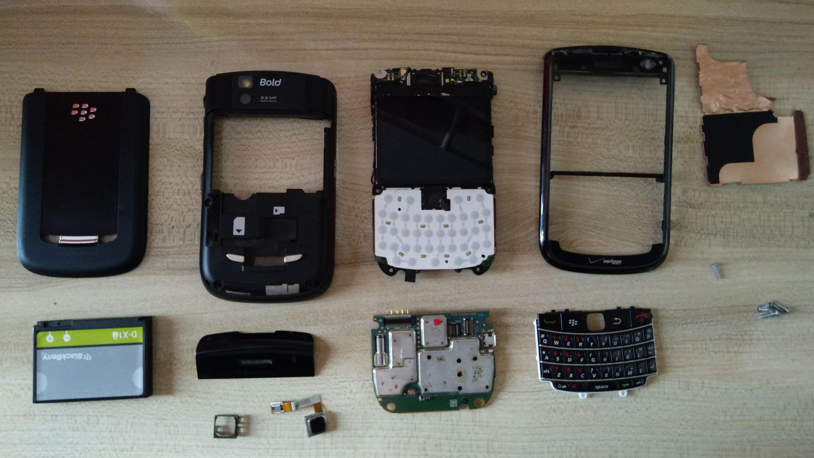 blackberry黑莓拆机,黑莓9788拆机教程