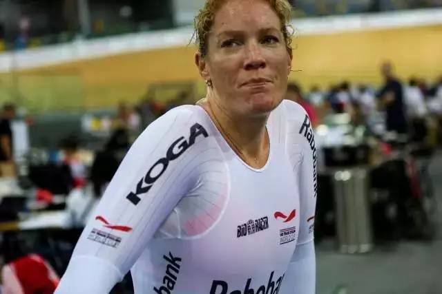 香港场地世界杯拾遗DIAO炸天连体骑行服巡礼