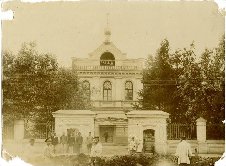 俄罗斯又添灵异传说？这组拍摄于110年前的照片有猫腻！