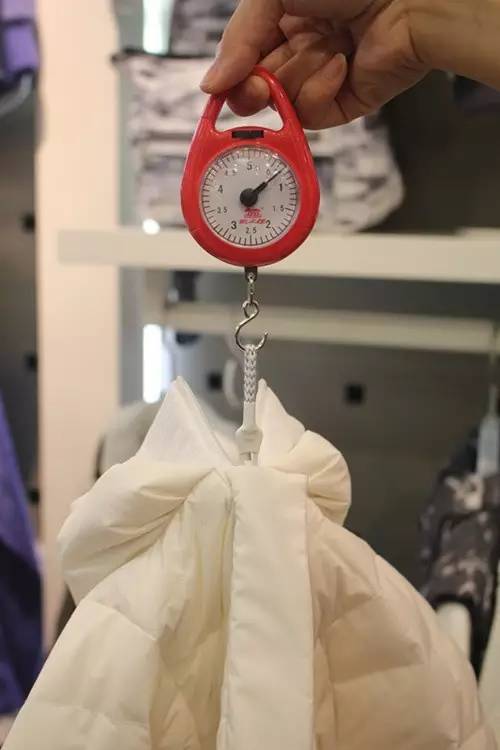 武汉最低温8度怕什么?我们给你测试了几十件轻羽绒服,还自带USB充电加热