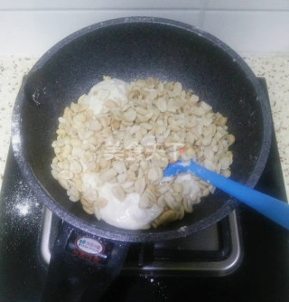 300克花生的牛轧糖配方比例,家庭版牛轧糖的做法及配方视频