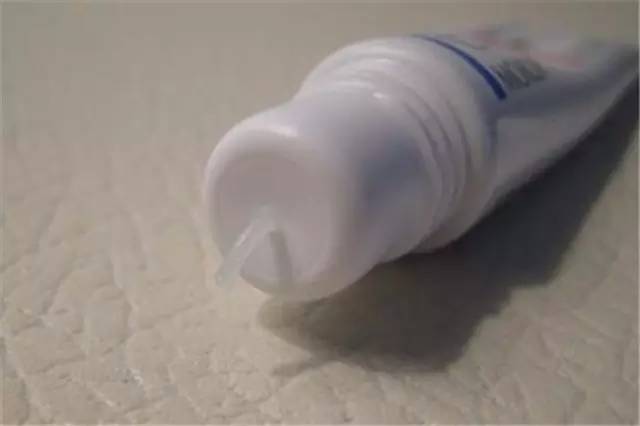 14款常见的润唇膏测评,12款网红唇膏大测评