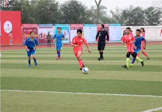 广安：快乐足球“红星”闪耀
