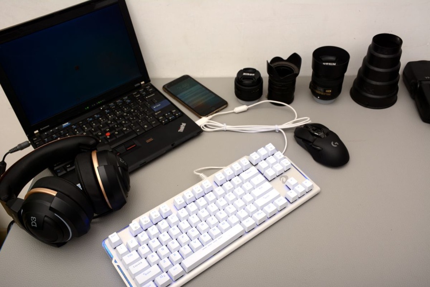 难得有个薄的机械键盘，颜值担当的达尔优EK815开箱