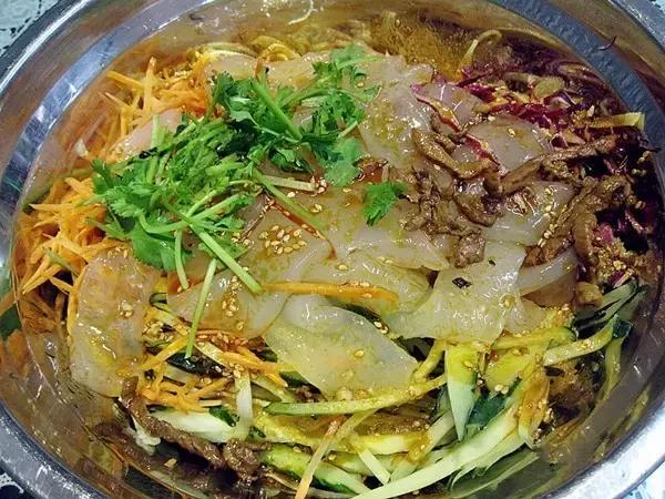 哈尔滨这十家苍蝇馆子,哈尔滨出名的俄罗斯湖滨餐厅