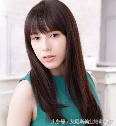 额头窄头发多适合什么刘海发型,发际线高的人适合什么刘海发型