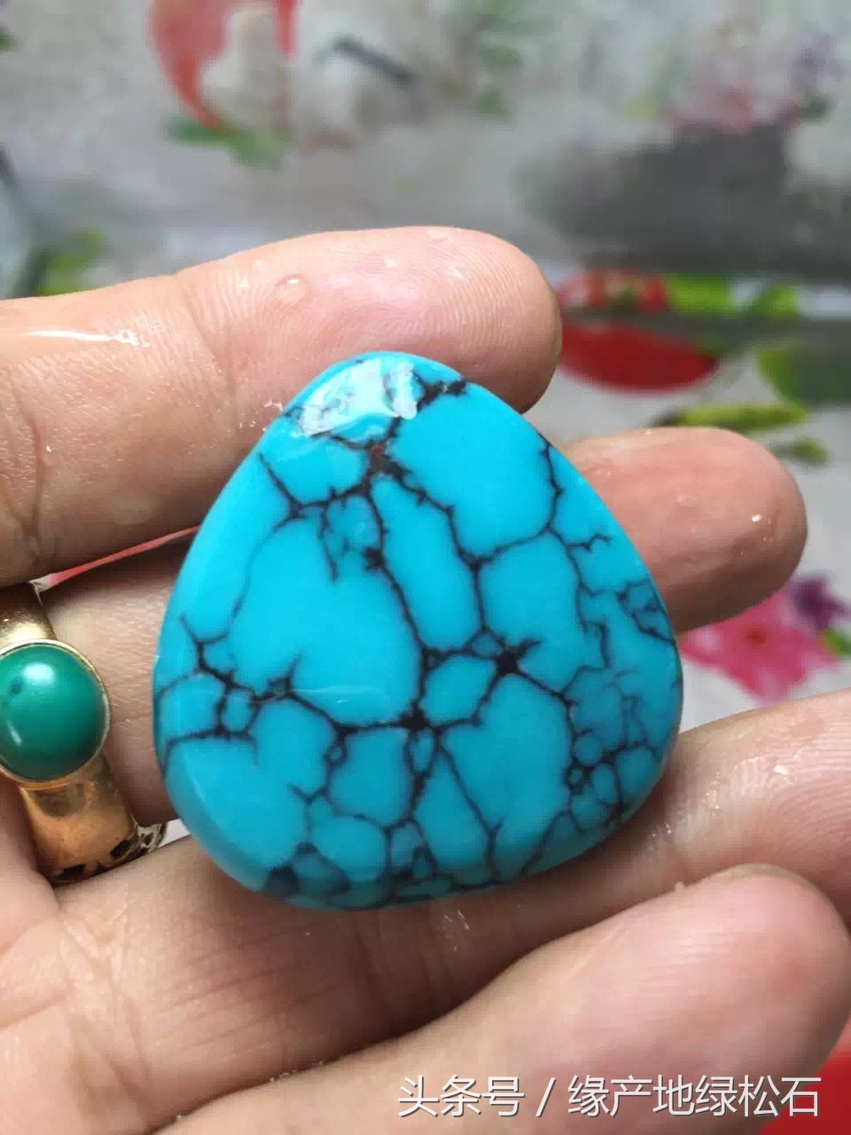 如何鉴别绿松石原矿的真假,吉尔森合成绿松石怎么鉴别