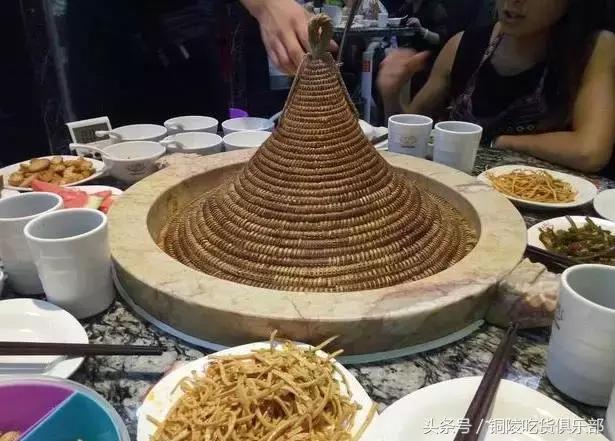 大家都来评评理！这种带个大草帽的火锅在铜陵能火爆？