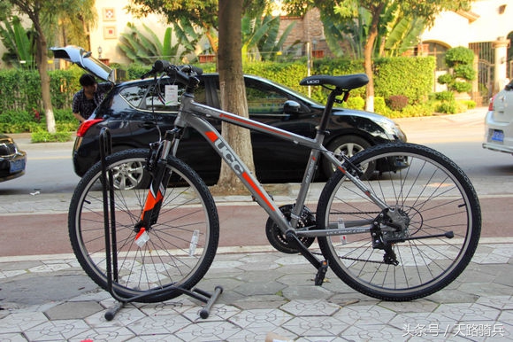 自驾318川藏线性价比最高的车型,318川藏线自驾游车型