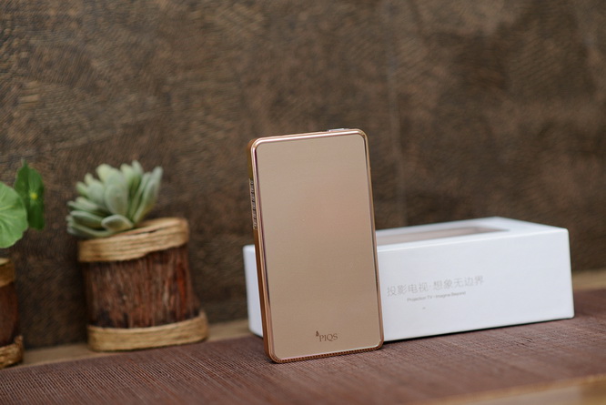 随身携带巨屏观影，神画小媚轻体验