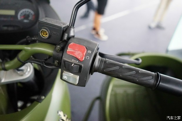 宋楠：评解放军嘉陵600*用军**摩托及技战术